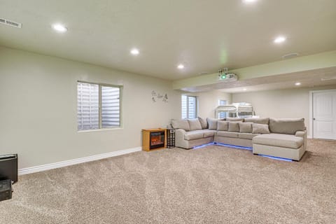 Cozy Basement Unit with Home Theater in South Jordan Condo in South Jordan