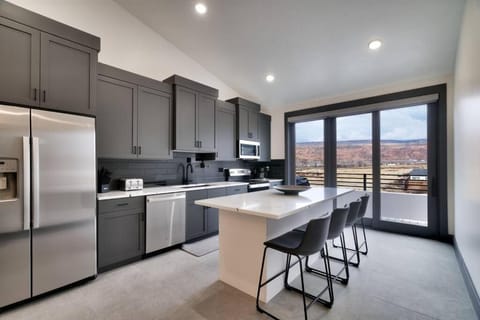 Vizcaya #6 - Moab's Newest Luxury Rental Apartment in Spanish Valley