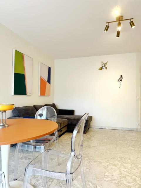 1 min to sea, 15 min Monaco, Garage, Terrace, AC Apartment in Roquebrune-Cap-Martin