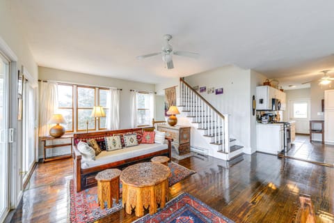 Marshfield Home with 4 Decks and Private Beach Access! House in Ocean Bluff Brant Rock