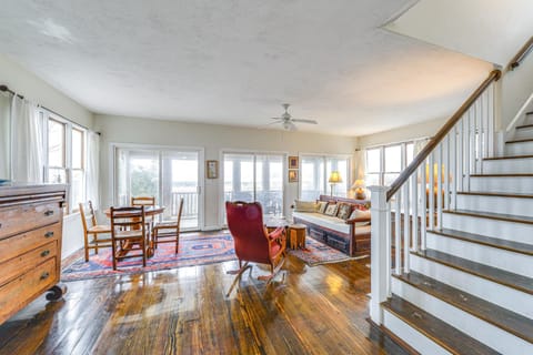 Marshfield Home with 4 Decks and Private Beach Access! House in Ocean Bluff Brant Rock