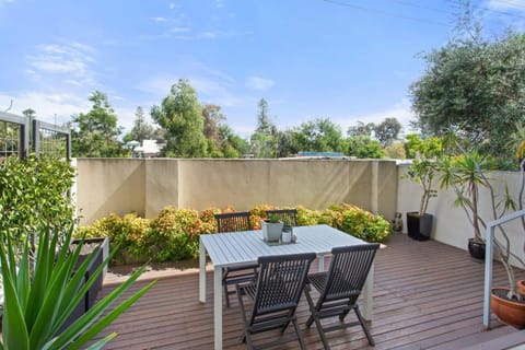 Garden, Balcony/Terrace