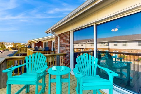 A Step from the Beach Apartamento in Pine Knoll Shores