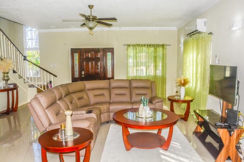 Country Mist Holiday Home House in Ocho Rios