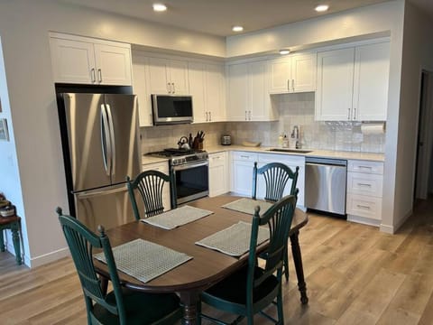 Urban SLO Living- 1 mile from downtown House in San Luis Obispo
