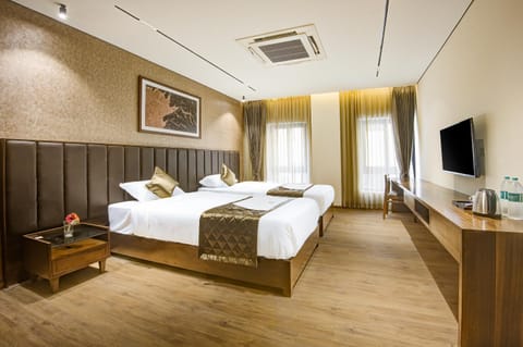 Lance 21 - Ashok Nagar Hotel in Chennai