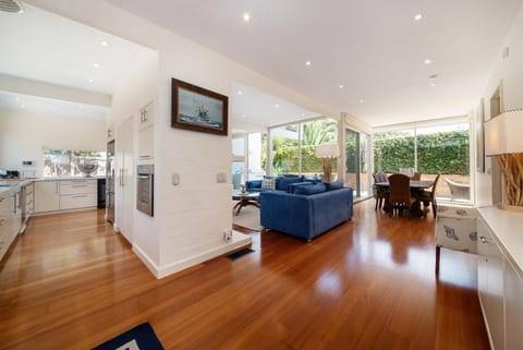 Living room, Dining area, kitchen