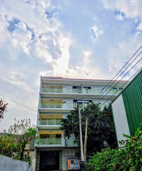 Windy Cliff Coliving Bed and Breakfast in Gurugram