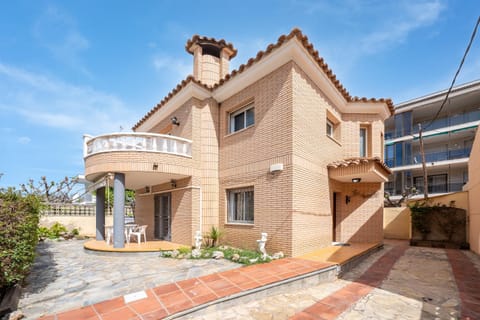 Villa Jordi y Nuri House in Cambrils