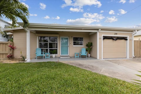 219 Garfield Ave Maison in Cape Canaveral