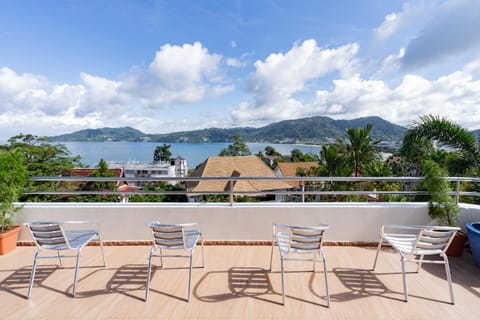 Patong Blue House Panorama View 5 bedroom Chalet in Patong