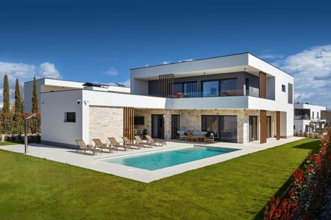 Property building, Garden, Garden, Balcony/Terrace, Garden view, Pool view, Swimming pool, sunbed