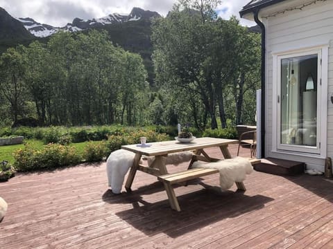 Bestemors hus ca 3mil utenfor Sortland Sent House in Nordland, Norway