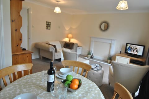 Cosy 2-Bedroom Cottages in Central Windsor Apartment in Windsor