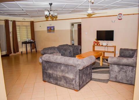 Communal lounge/ TV room, TV and multimedia, Living room, Seating area