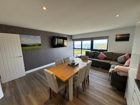 Excalibur 3 Bed sleeps 7 Apartment in Tintagel