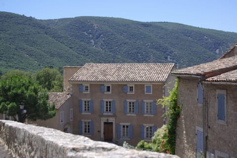 Property building, Facade/entrance, Natural landscape, Mountain view