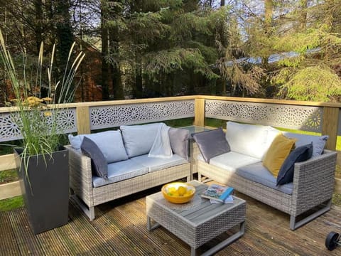 Natural landscape, Balcony/Terrace, Seating area