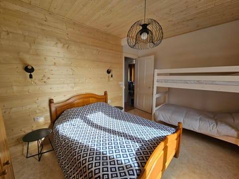 Bed, Photo of the whole room, Bedroom, bunk bed