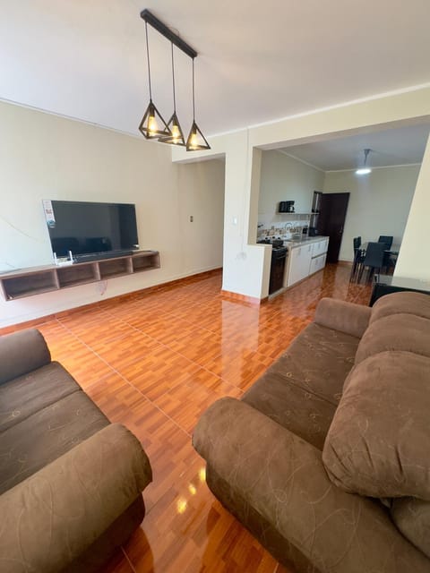 Communal lounge/ TV room, TV and multimedia, Kitchen or kitchenette, Living room, Seating area, Evening entertainment