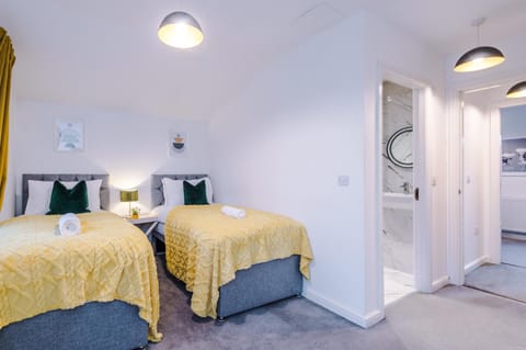 Beautiful Manchester Home Sleeps 9 by PureStay Short Lets Apartment in Manchester