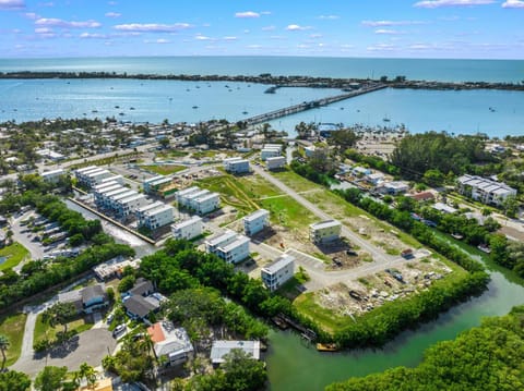 Shore To Escape at Hunter's Point House in Cortez