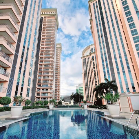 Staycation In Venice Bgc Mckinley Hill #vlra22e House in Makati