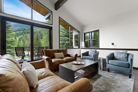 4501 Spruce Way House in Vail