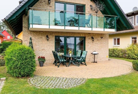 Wohnung in RöbelMüritz mit Grill, Garten und Terrasse und Seeblick Apartment in Röbel