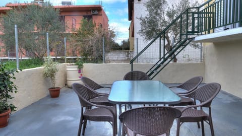 Patio, Balcony/Terrace, Balcony/Terrace