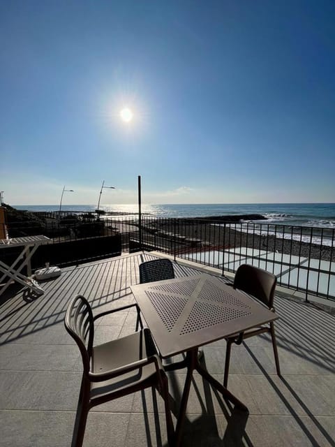 Day, Natural landscape, Solarium, View (from property/room), Balcony/Terrace, Balcony/Terrace, Beach, Sea view, sunbed