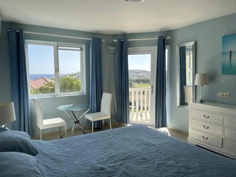 Bed, Balcony/Terrace, Bedroom, Sea view