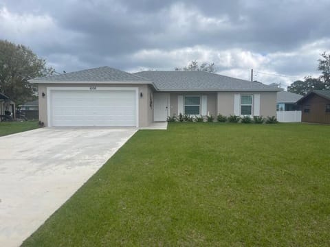 Modern and comfortable new home with hot tub Maison in Port Saint Lucie