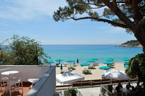 Nearby landmark, Day, Natural landscape, View (from property/room), Balcony/Terrace, Beach, Sea view