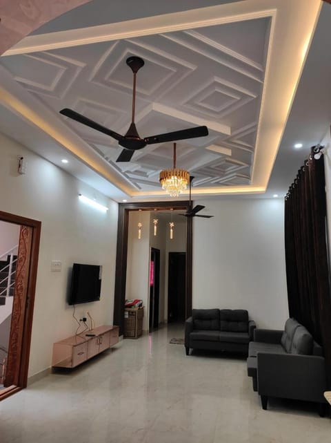 Jiyaa Home Stay 3bhk Villa in Chennai