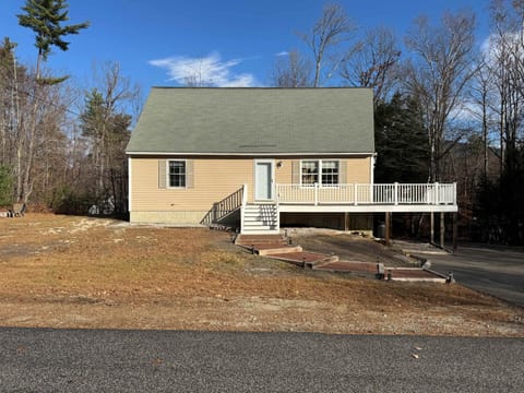 Minutes to Downtown & National Forest Ash Lodge House in North Conway