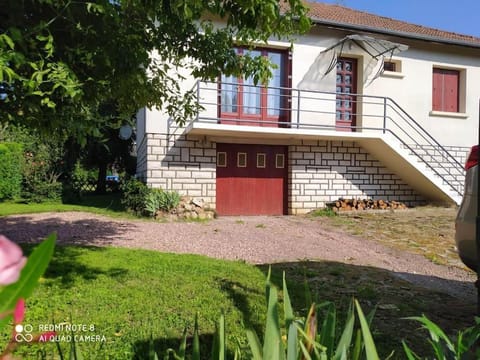 studio en rez-de-jardin Apartment in Gien