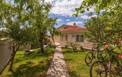 Ferienhaus in Bast mit Privatem Pool House in Baška Voda