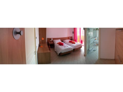 Photo of the whole room, Bedroom