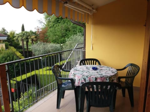 Appartement in Colà mit Garten, gemeinschaftlichem Pool und Terrasse Condo in Colà