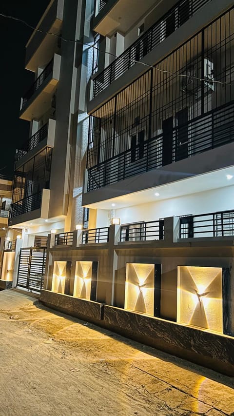 Property building, View (from property/room), Balcony/Terrace