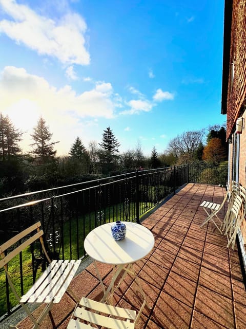 Hilltop walkers paradise with a view, sleeps 10 Casa in Chichester District