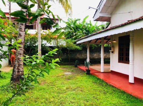 White House Villa Villa in Mirissa