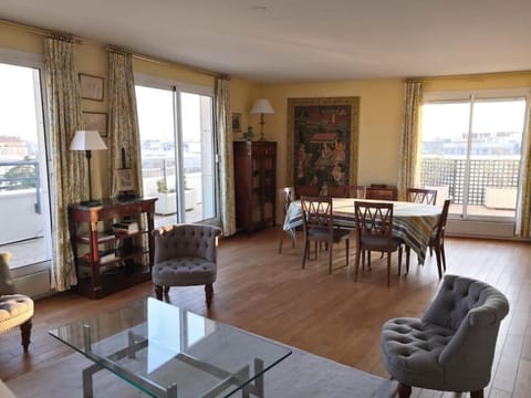Living room, Seating area, Dining area
