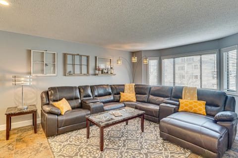 Modern Osage Beach Condo with Grill and Fireplace! Apartment in Osage Beach