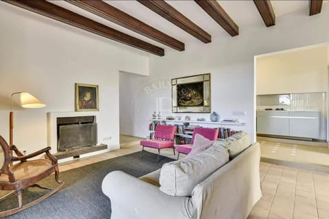 Villa in LaGavina close to beach, one month minimum rent Maison in S'Agaró