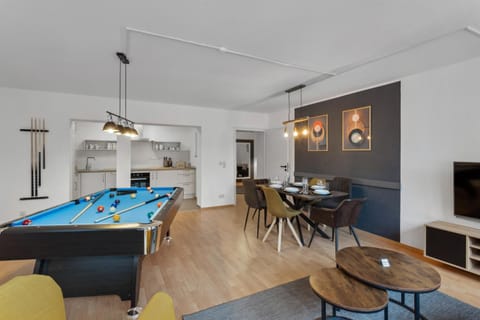 Billiard, TV and multimedia, Living room, Seating area, Dining area, kitchen