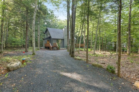 Pocono Pines Summer Retreat with Unmatched Amenities & Private Deck 3BR 2BA House in Pocono Pines