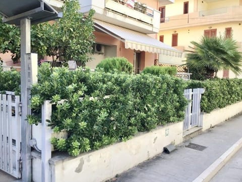 Gemütliche Ferienwohnung in Roseto Degli Abruzzi mit Privatem Garten Apartment in Roseto degli Abruzzi