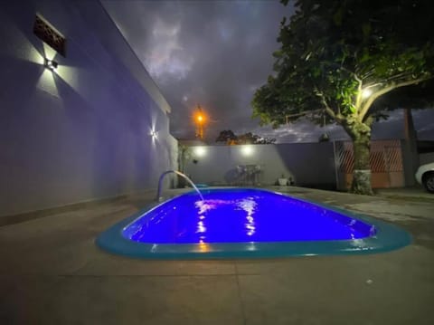 Ampla casa c/ piscina em Balneário Camboriú House in Camboriú